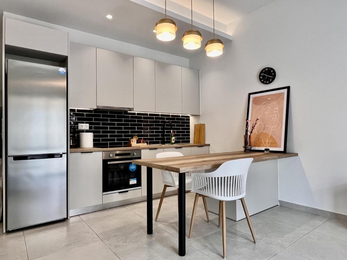 Ferienwohnung Chic Getaway Near Stavros Niarchos Athen Exterior foto